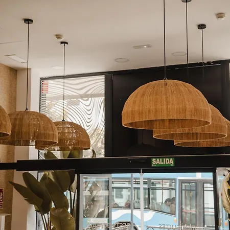 Eszentrico & Rooftop Bar 4* 赫雷斯