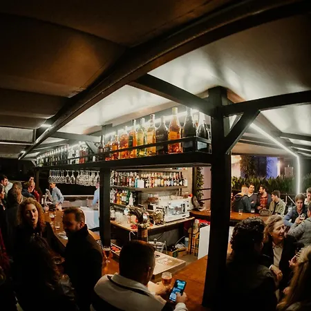 Eszentrico & Rooftop Bar 公寓式酒店 4*