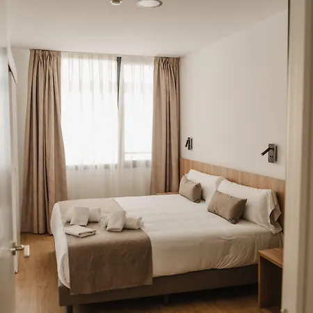 Eszentrico & Rooftop Bar 4* 赫雷斯