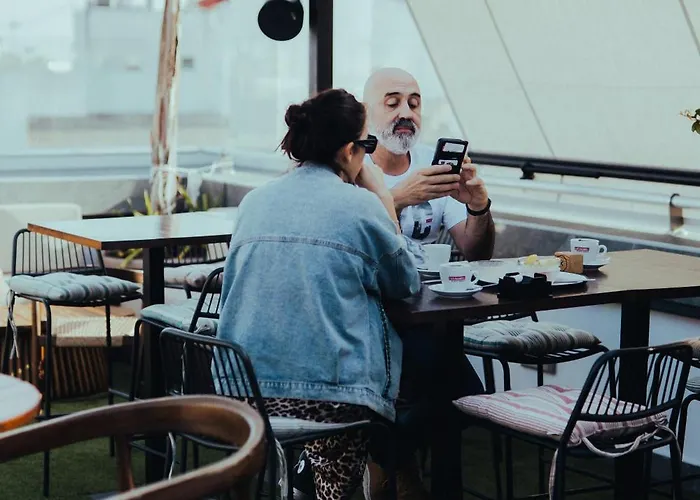 Ξενοδοχείο με διαμερίσματα Eszentrico Jerez 4*